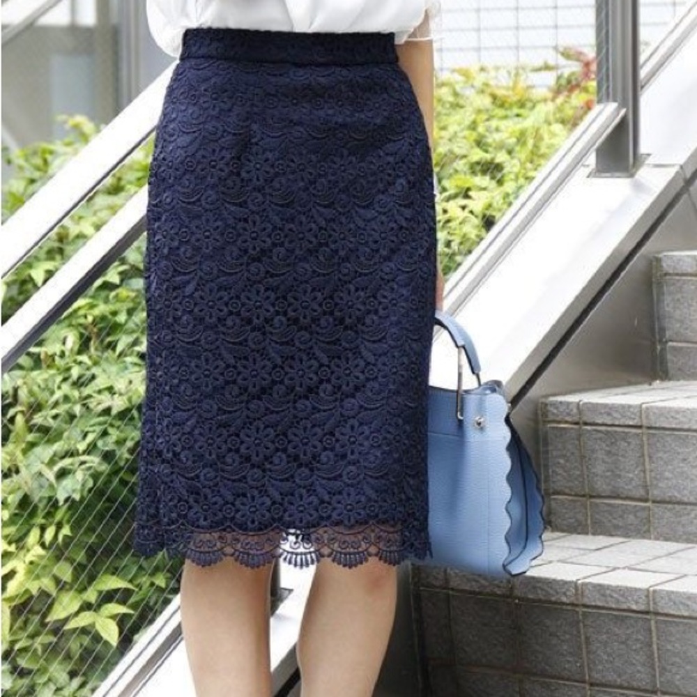 Uniqlo lace pencil straight blue midi skirt